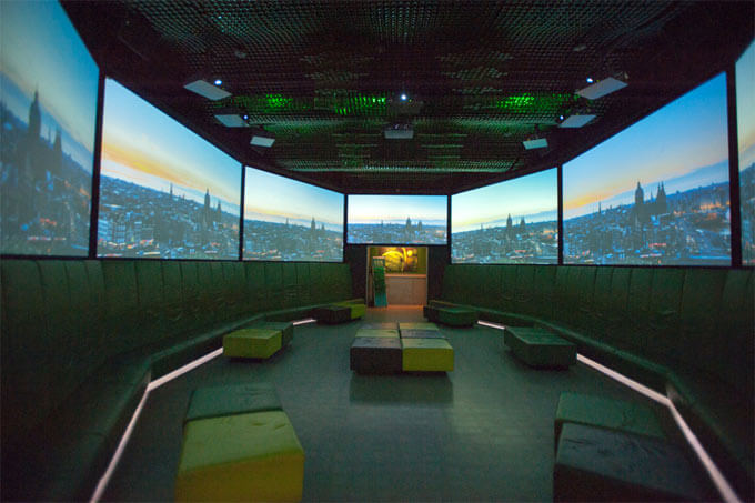 360 Grad Projektionen in der Heineken Experience
