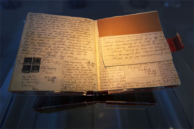 erstes Tagebuch von Anne Frank